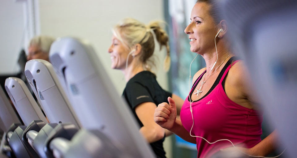 women on treadmill